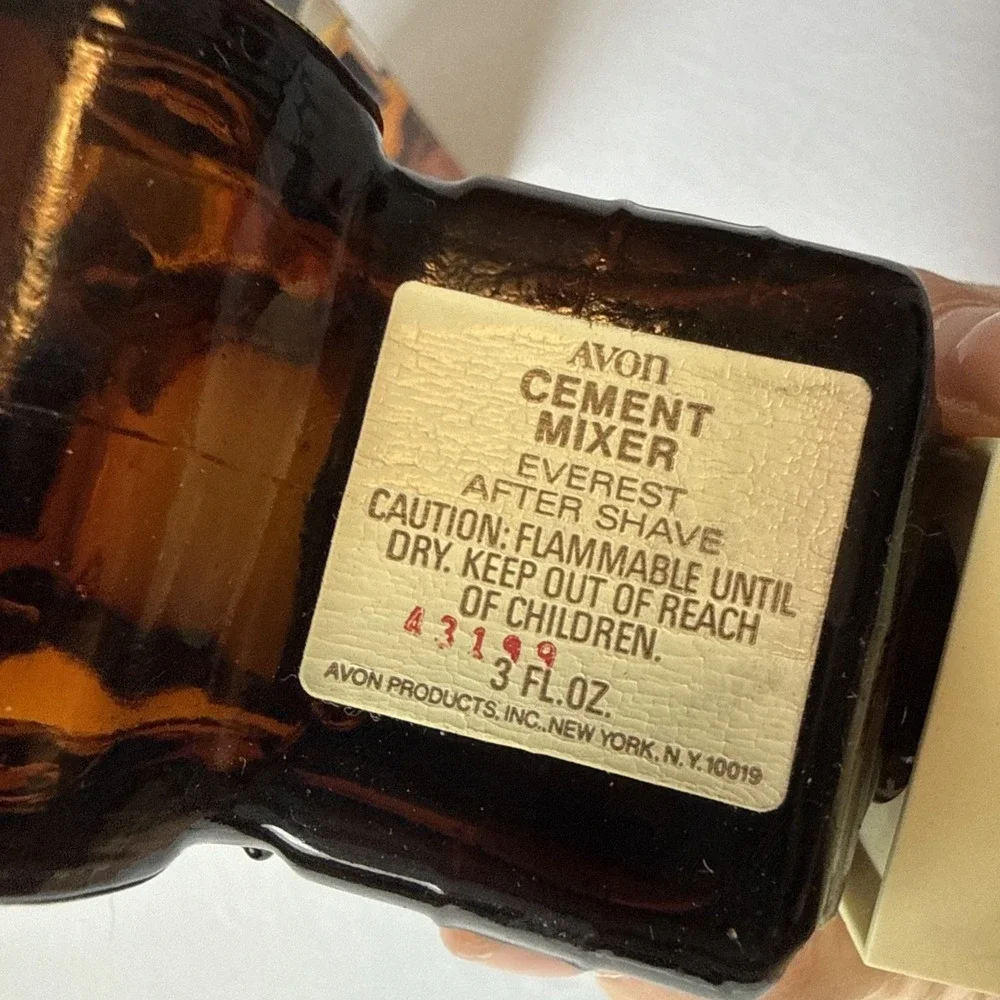 Vtg 1970s Avon Cement Mixer Truck Decanter Bottle Wild Country After Shave Box